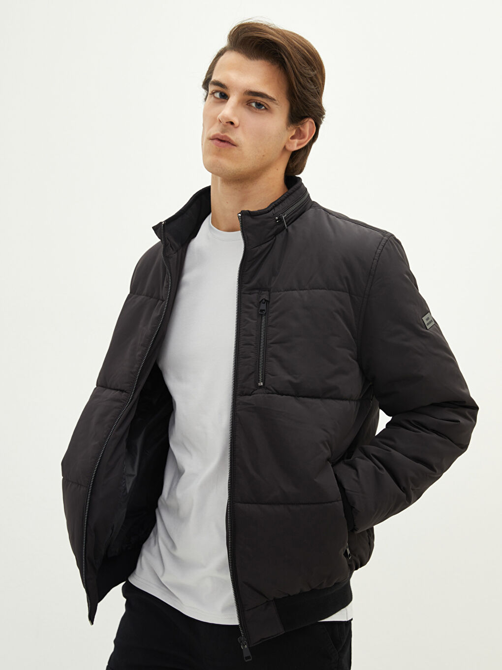 Kaput sa uspravnom kragnom standardnog kroja za muškarce-1