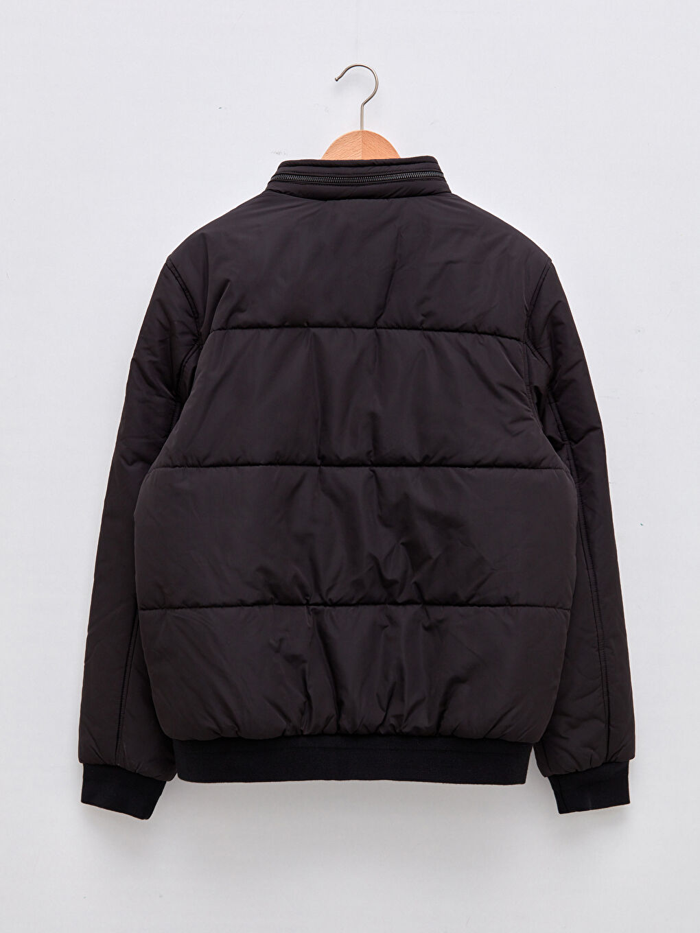 Kaput sa uspravnom kragnom standardnog kroja za muškarce-7