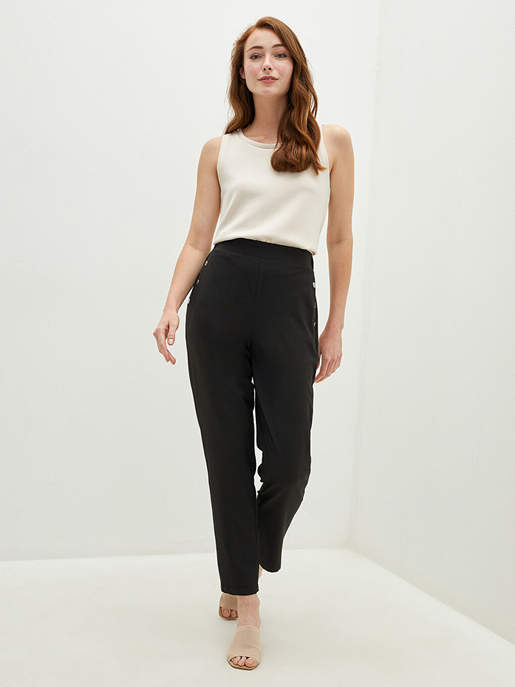 LCWAIKIKI Basic Elastic Waist Button Detailed Pocketed Women's Trousers -W19824Z8-CVL