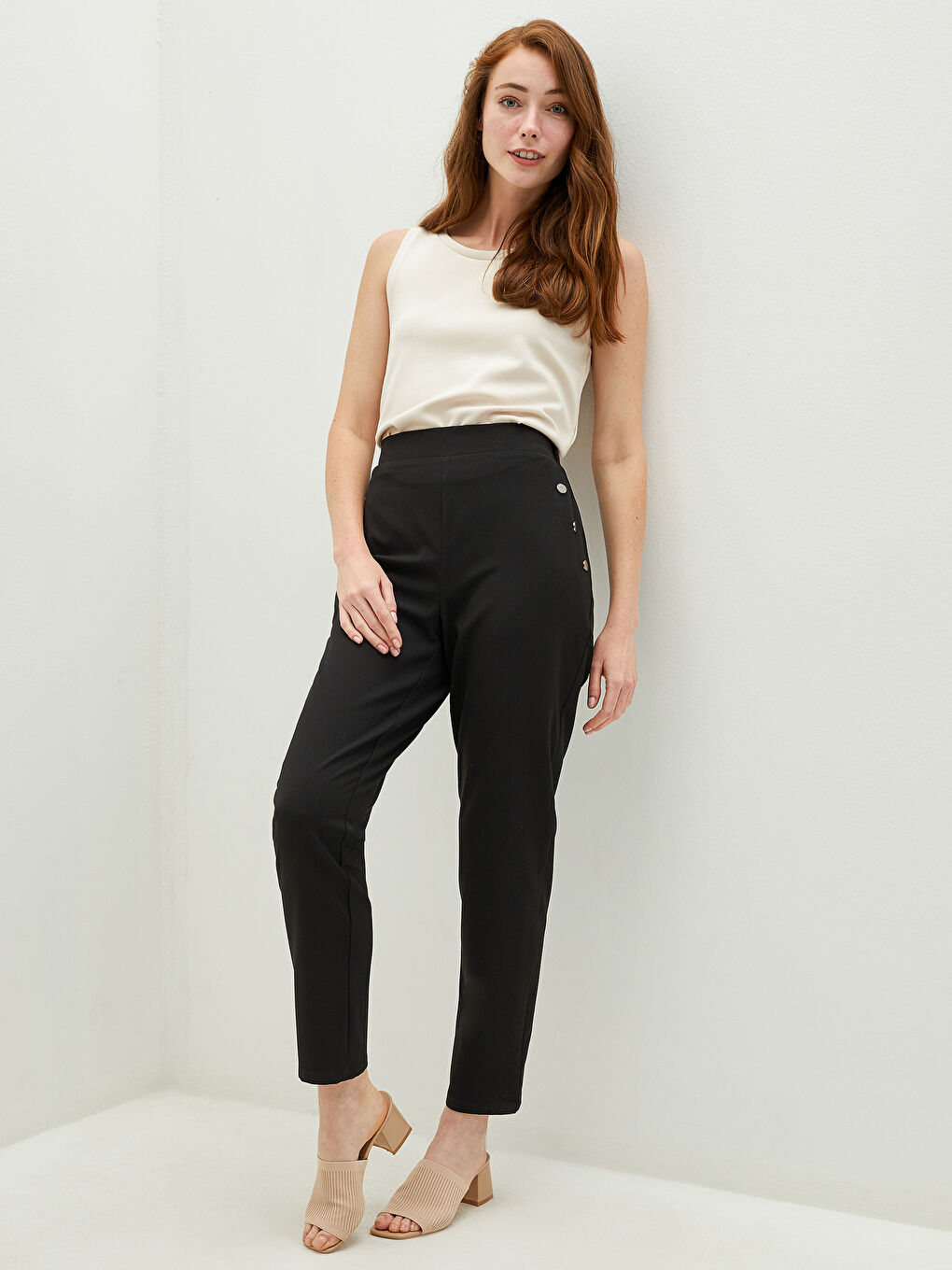 LCWAIKIKI Basic Elastic Waist Button Detailed Pocketed Women's Trousers -W19824Z8-CVL