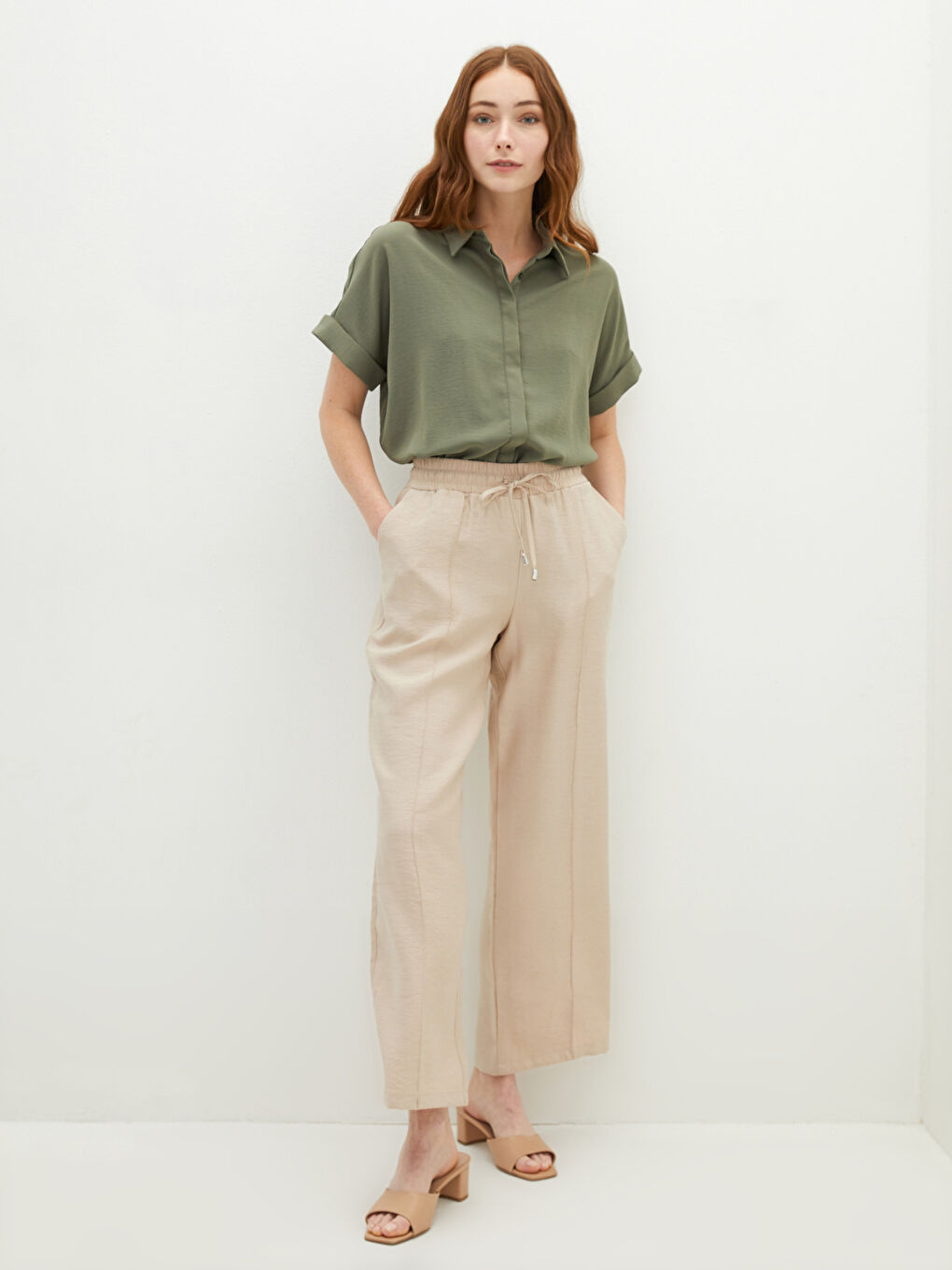 Elastic Waist Loose Fit Regular Pocket Detailed Women's Trousers-1