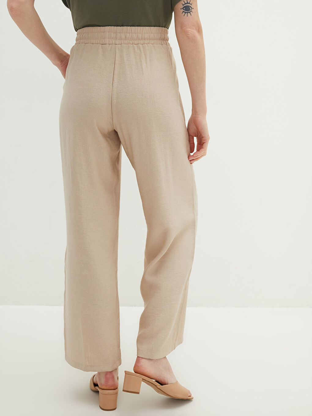 Elastic Waist Loose Fit Regular Pocket Detailed Women's Trousers-4