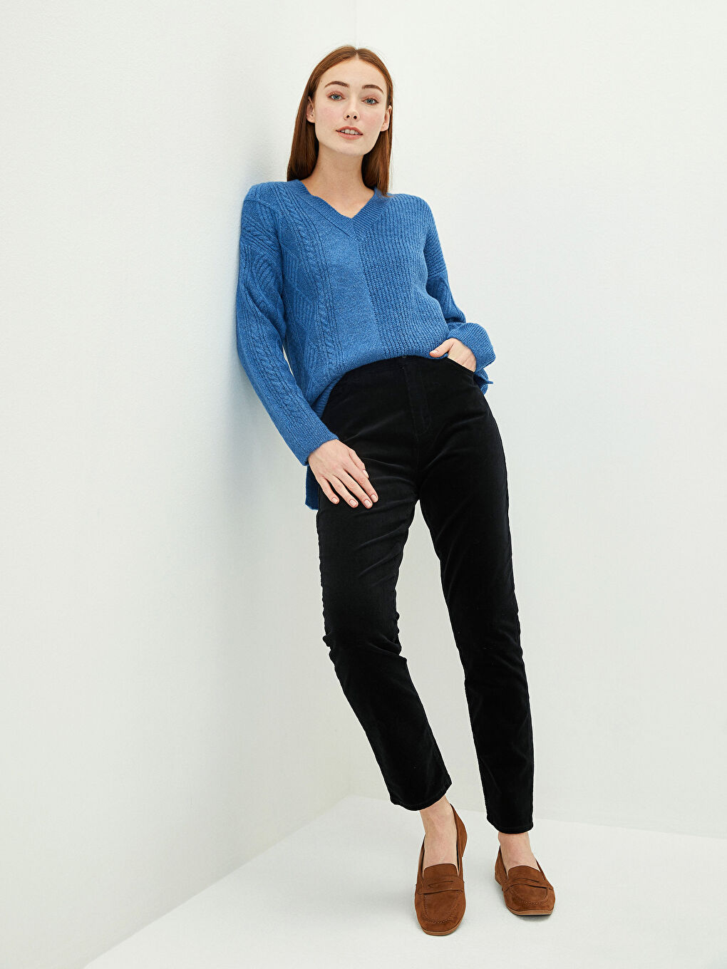 Siyah Kadın Dar Fit Cep Detaylı Düz Pantolon-1