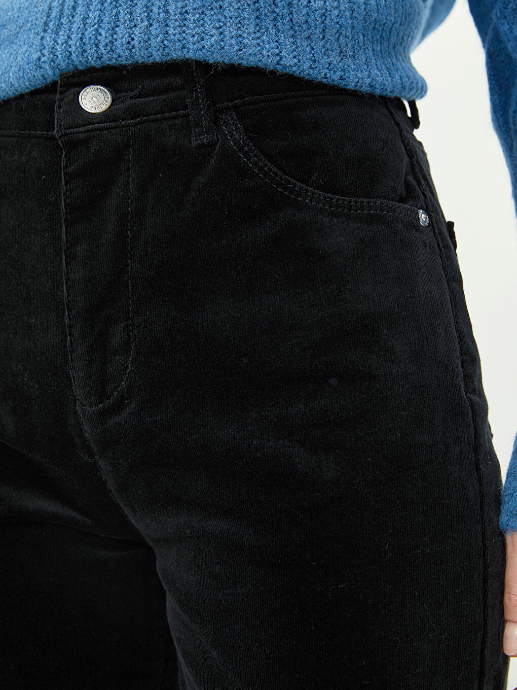 Siyah Kadın Dar Fit Cep Detaylı Düz Pantolon-2