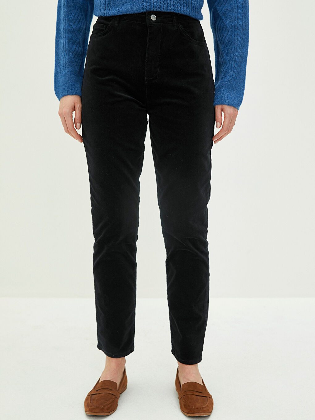 Siyah Kadın Dar Fit Cep Detaylı Düz Pantolon-3