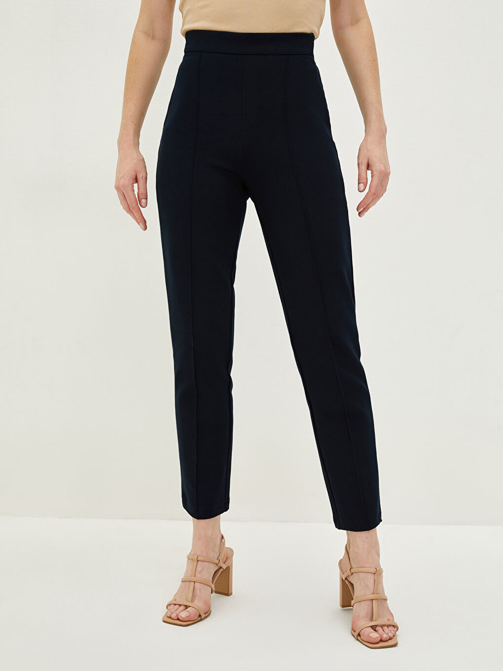 Women's Slim Fit Straight Pocket Detailed Trousers-3