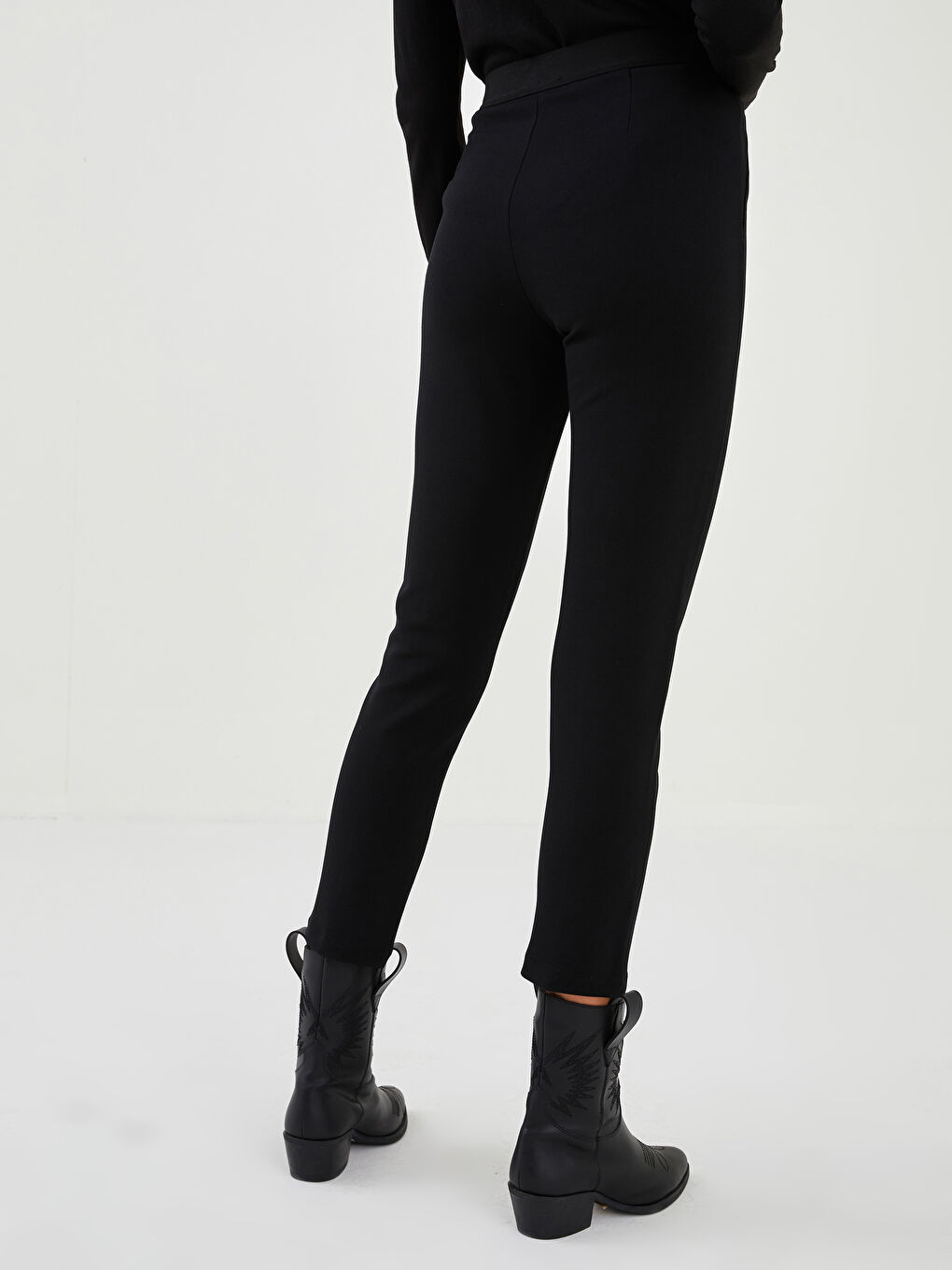 Women's Slim Fit Straight Pocket Detailed Trousers-3