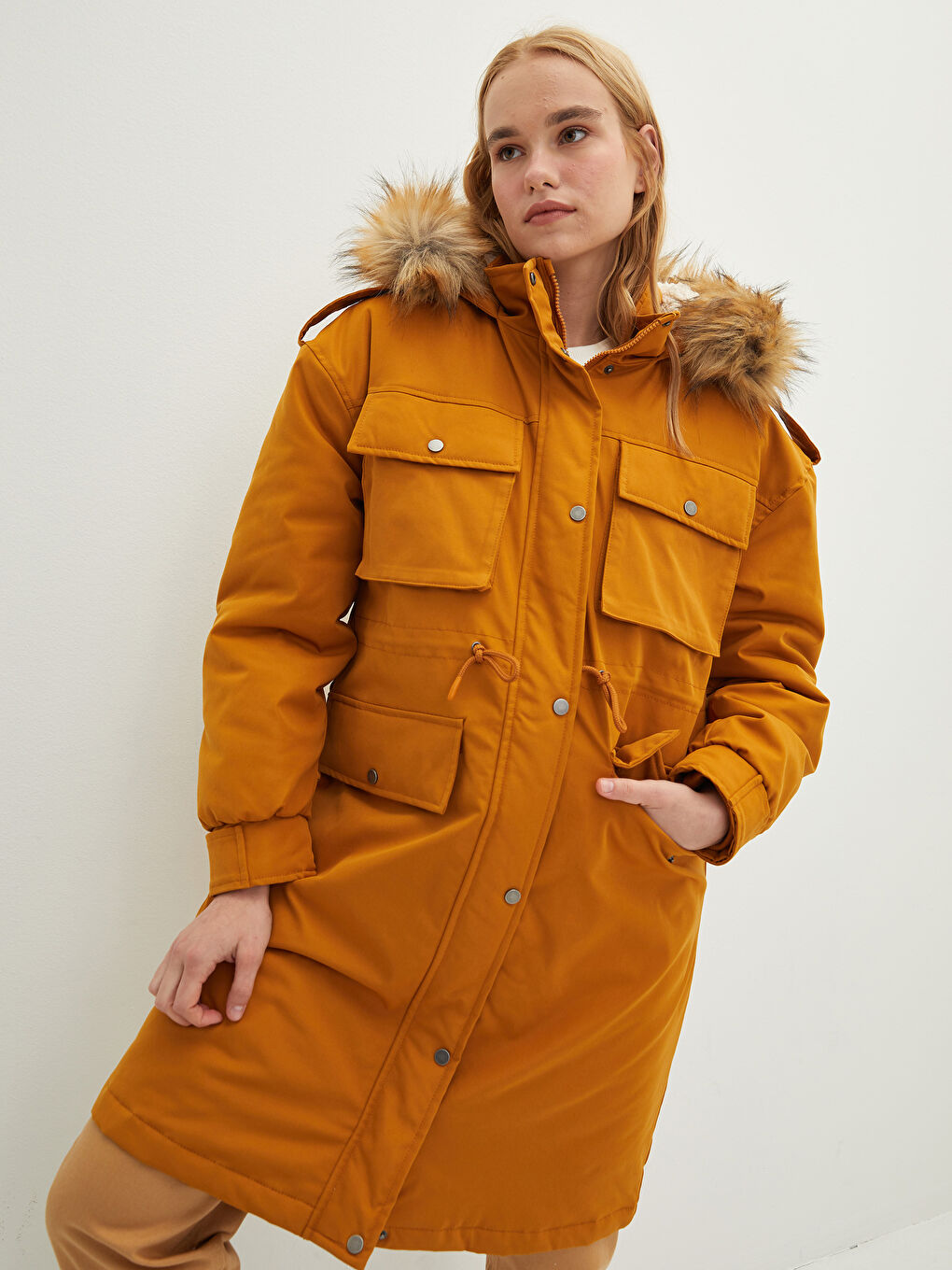 Parka de Damă cu Glugă, Croială Dreaptă și Mânecă Lungă-1