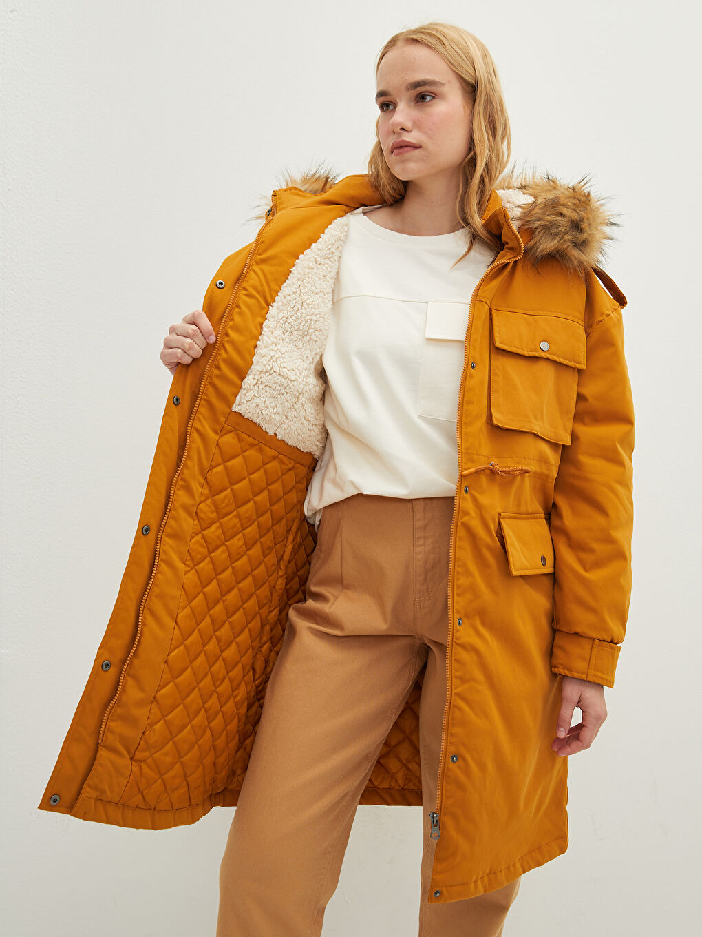 Parka de Damă cu Glugă, Croială Dreaptă și Mânecă Lungă-3