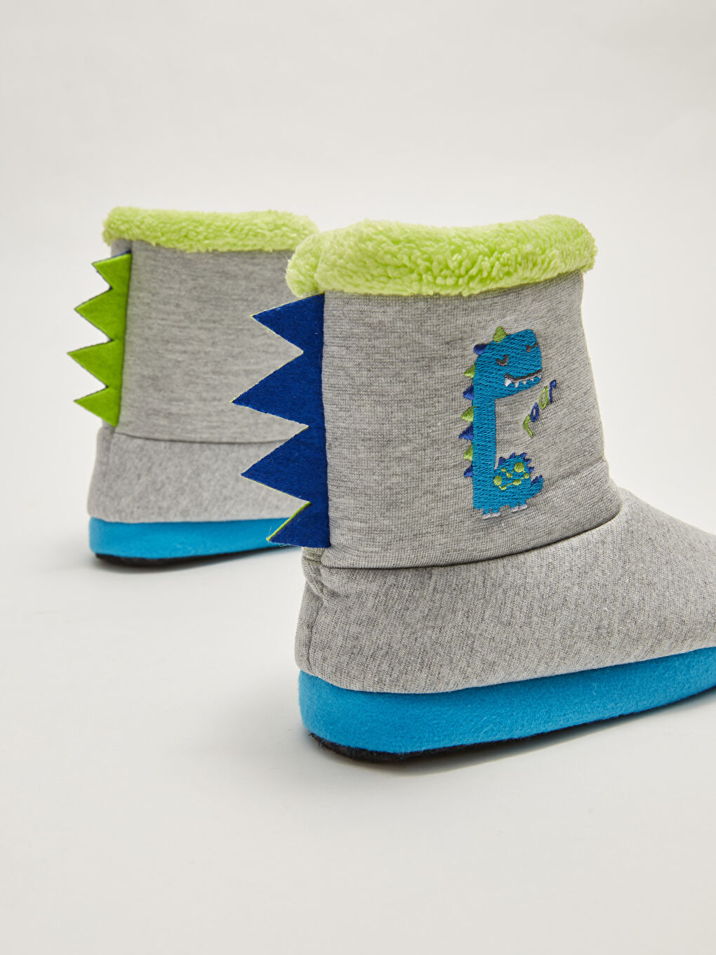 LCW STEPS 3D Felt and Embroidery Detailed Baby Boy House Boot -W19972Z1-RQ0