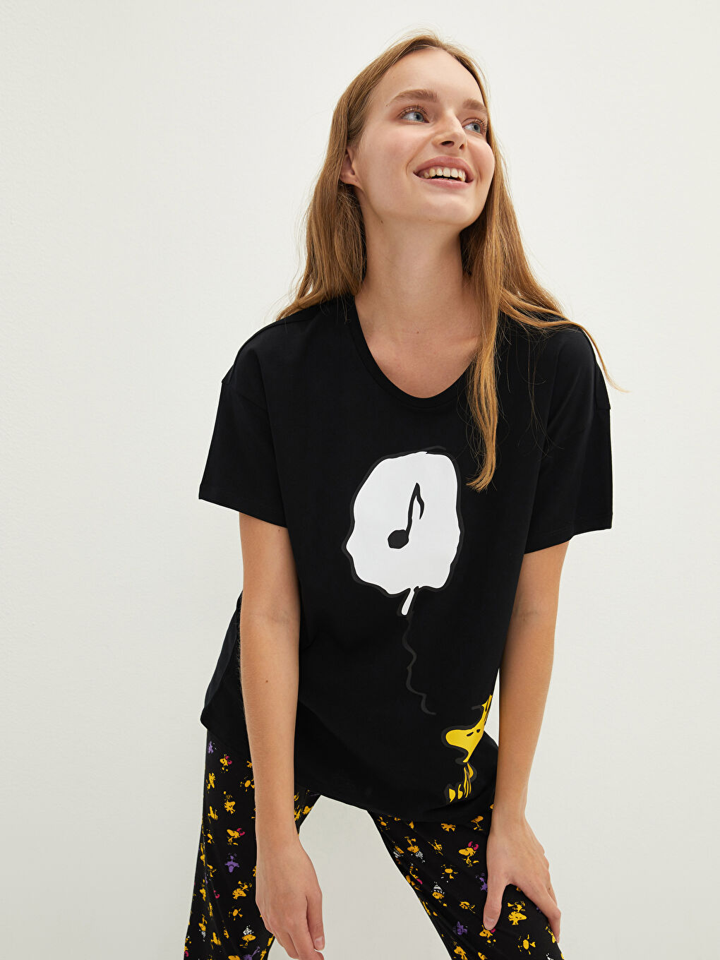 Siyah Bisiklet Yaka Snoopy Baskılı Kısa Kollu Kadın Pijama Takımı-1