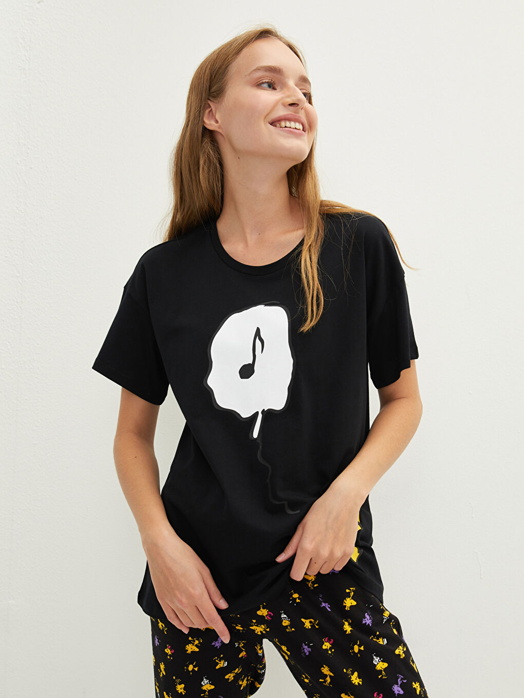 Siyah Bisiklet Yaka Snoopy Baskılı Kısa Kollu Kadın Pijama Takımı-2