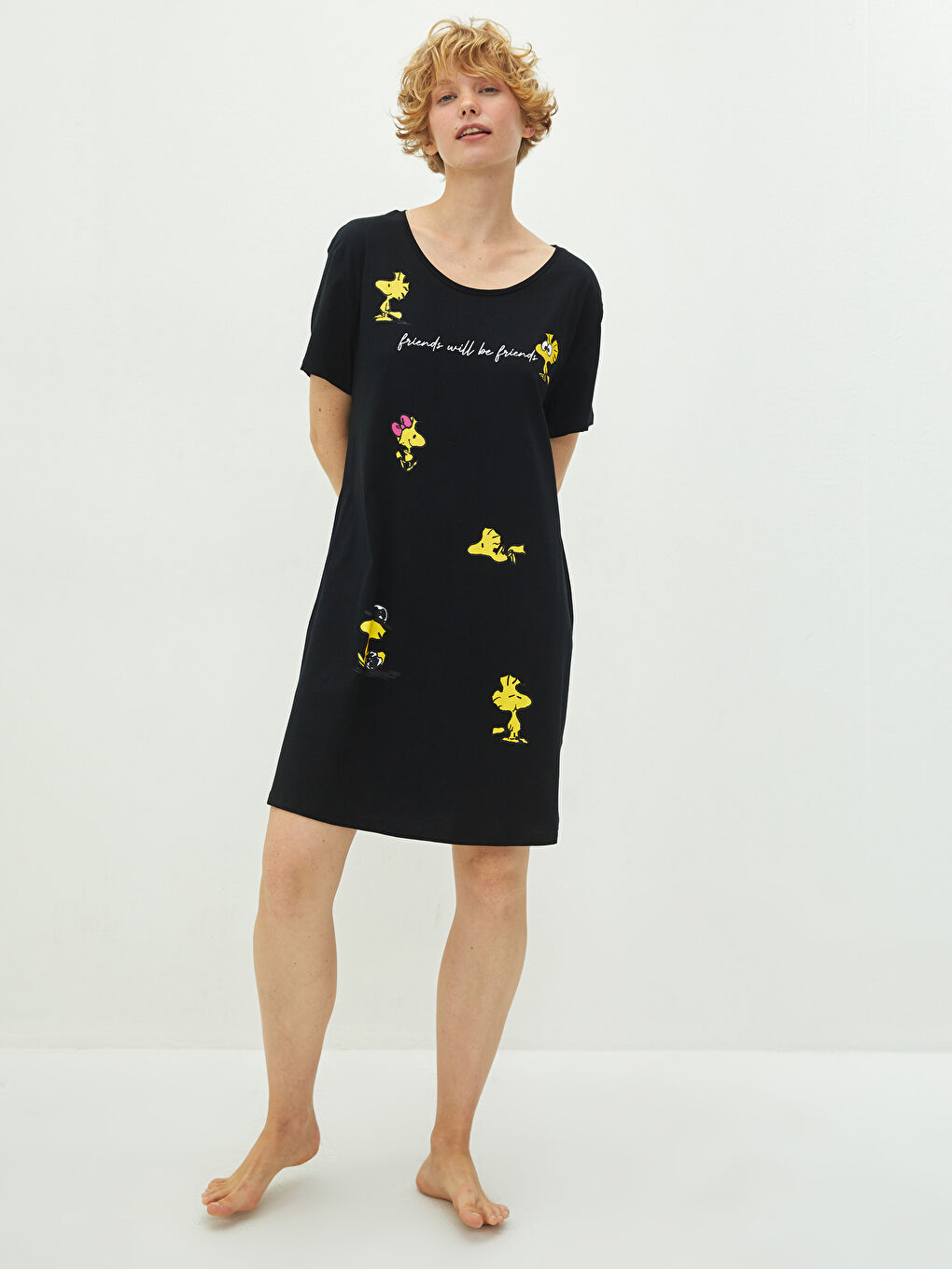 Siyah Bisiklet Yaka Woodstock Baskılı Kısa Kollu Pamuklu Kadın Gecelik-3