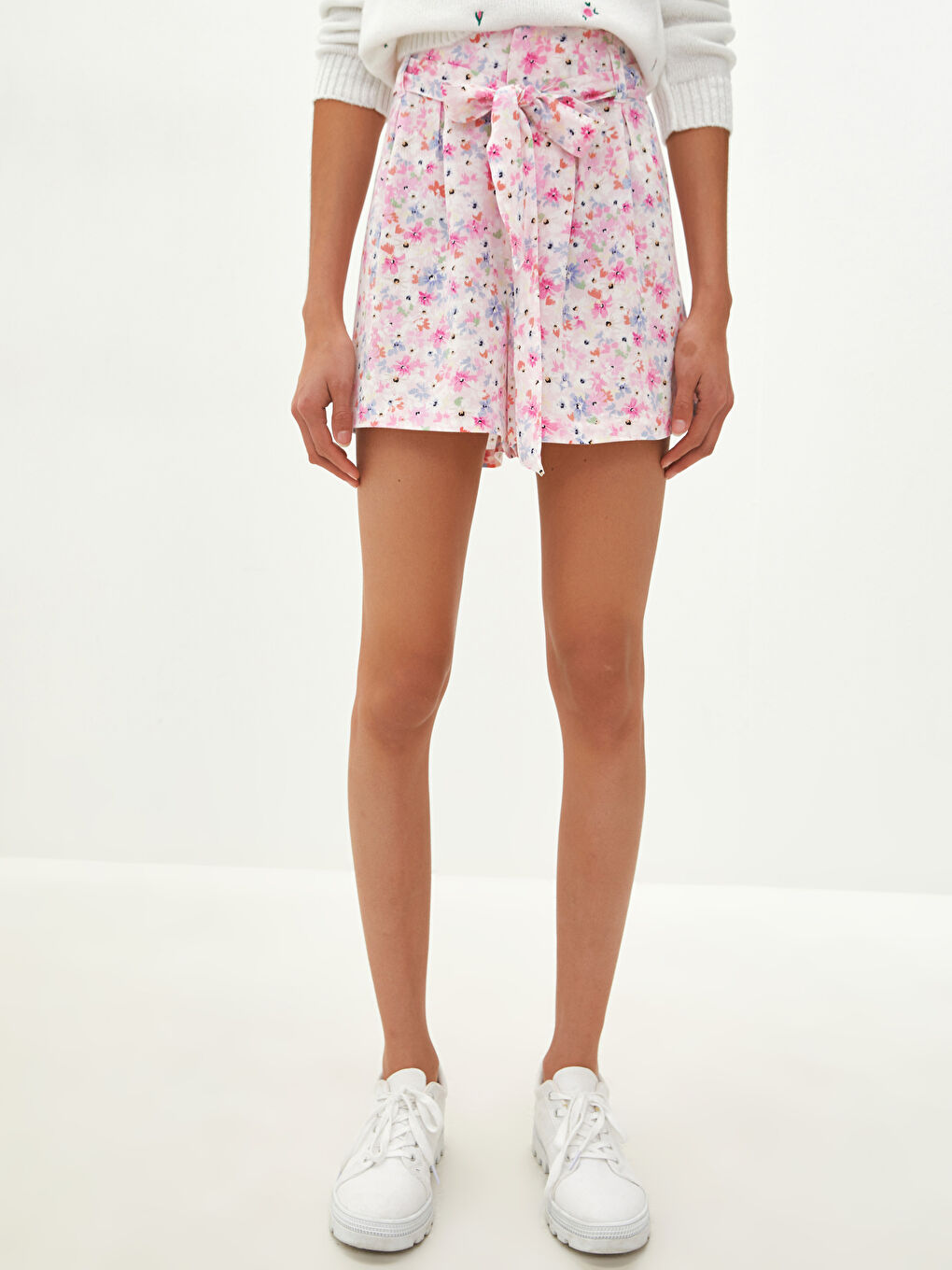 شورت فيسكوز مُزهر بوسط مطاطي للسيدات-9