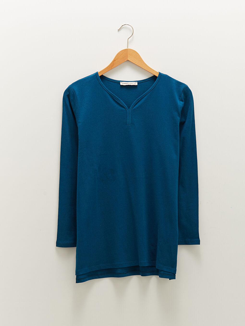 V Neck Straight Long Sleeve Cotton Women's T-Shirt-4