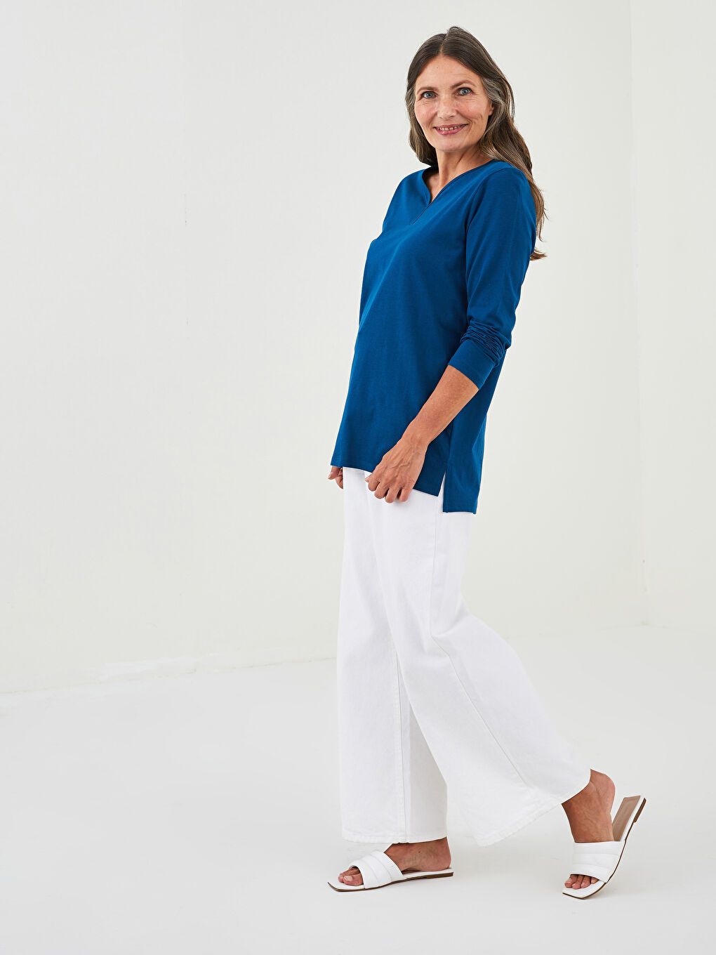 V Neck Straight Long Sleeve Cotton Women's T-Shirt-2