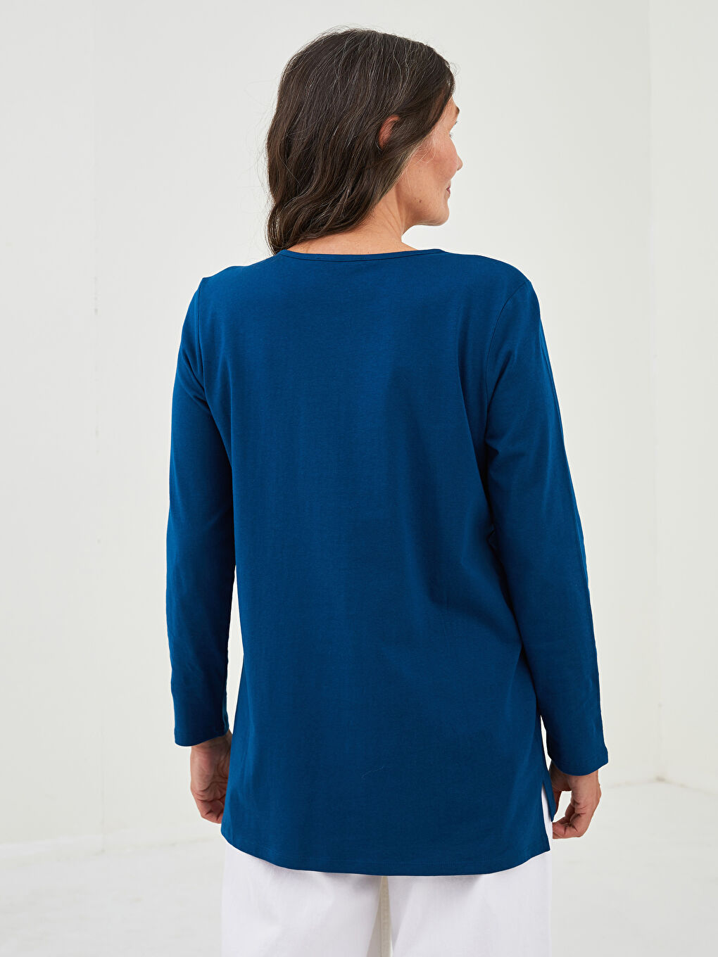 V Neck Straight Long Sleeve Cotton Women's T-Shirt-3