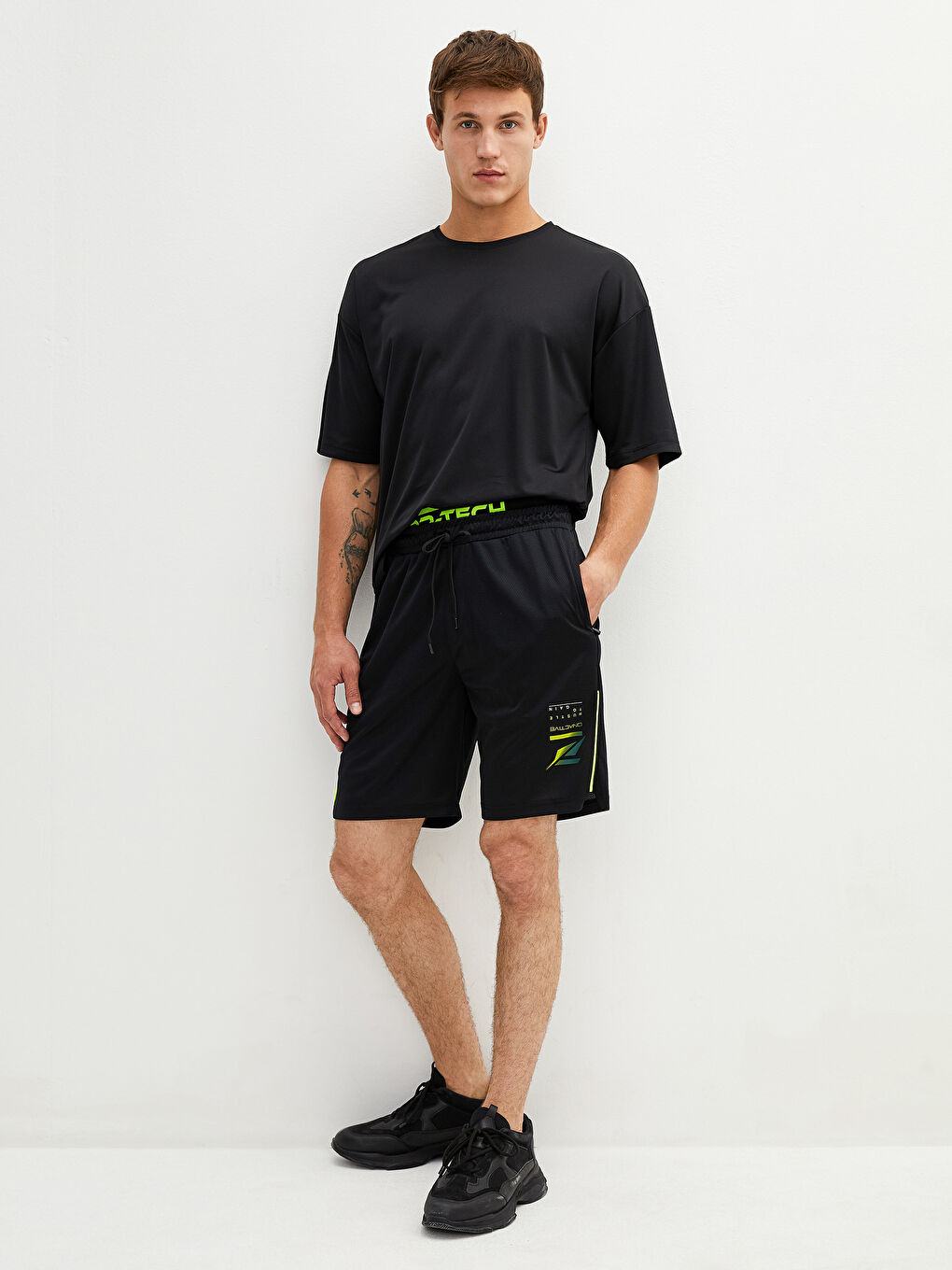 Siyah Standart Kalıp Erkek Spor Şort-2
