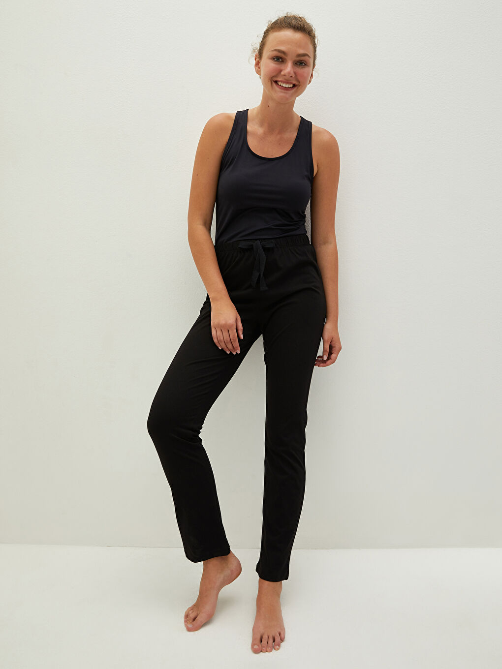 Женские пижамные брюки с эластичным поясом стандартного кроя