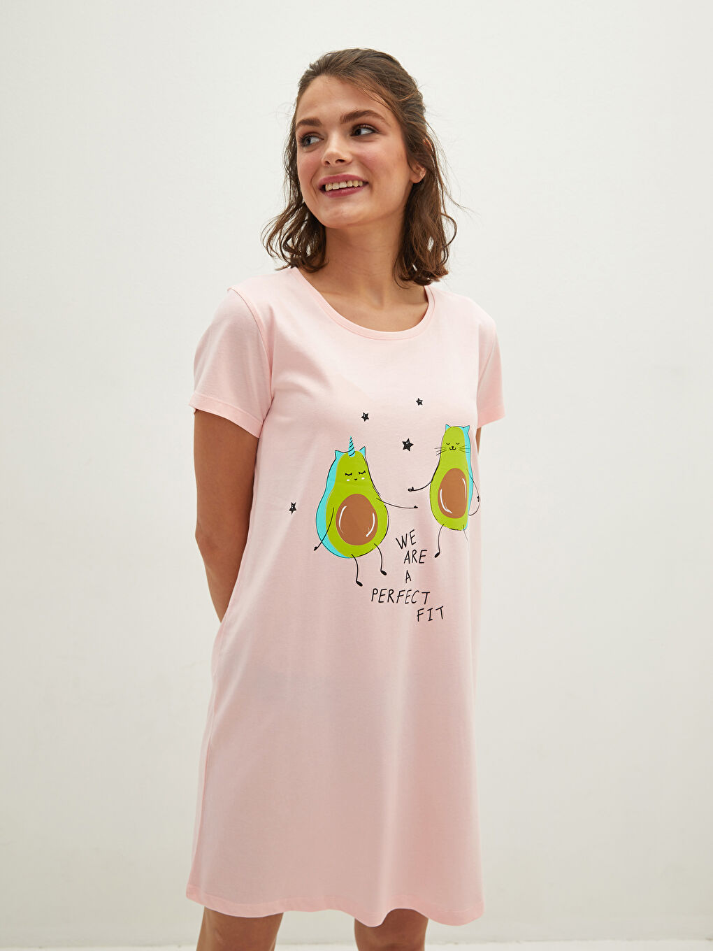 Pembe Bisiklet Yaka Baskılı Kısa Kollu Kadın Gecelik-1