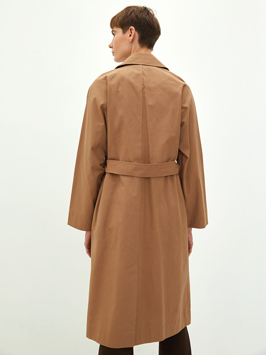 معطف ترنش قطن للسيدات بياقة جاكت مستقيمة كم طويل بحزام على الخصر-4