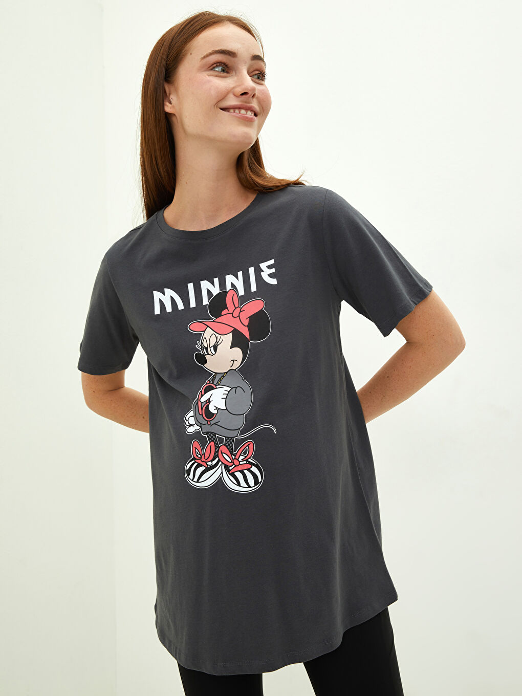 تیشێرتی منداڵبوون یه‌خه‌ خڕ چاپکراوی مینی ماوس قۆڵ كورت جێرسی