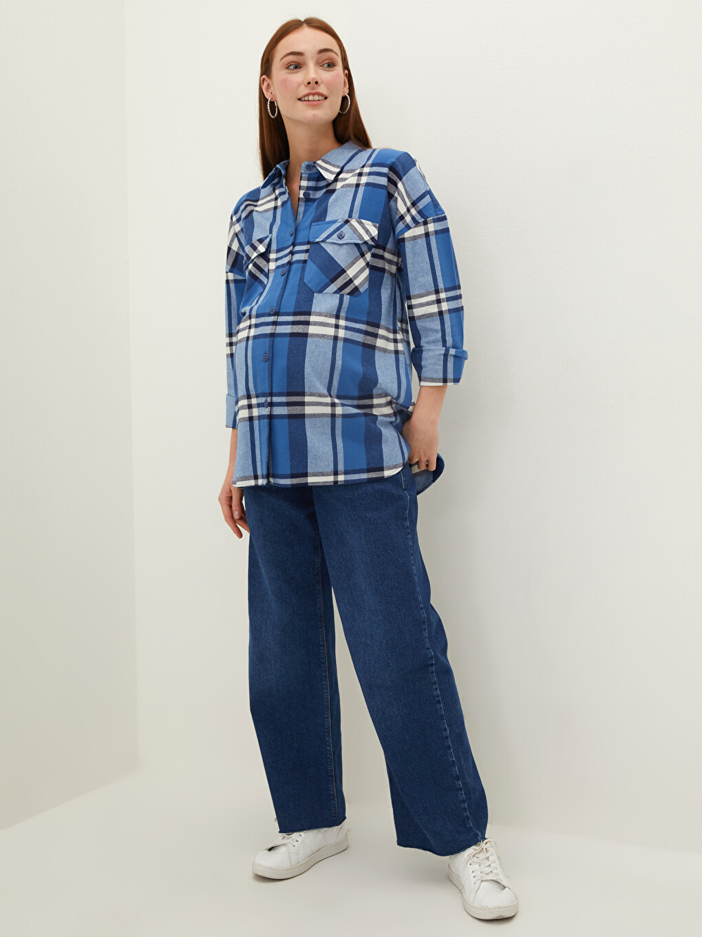 Chemise de Maternité en Tissu Flanelle à Carreaux avec Fermeture à Boutons sur le Devant et Détails de Poche-2