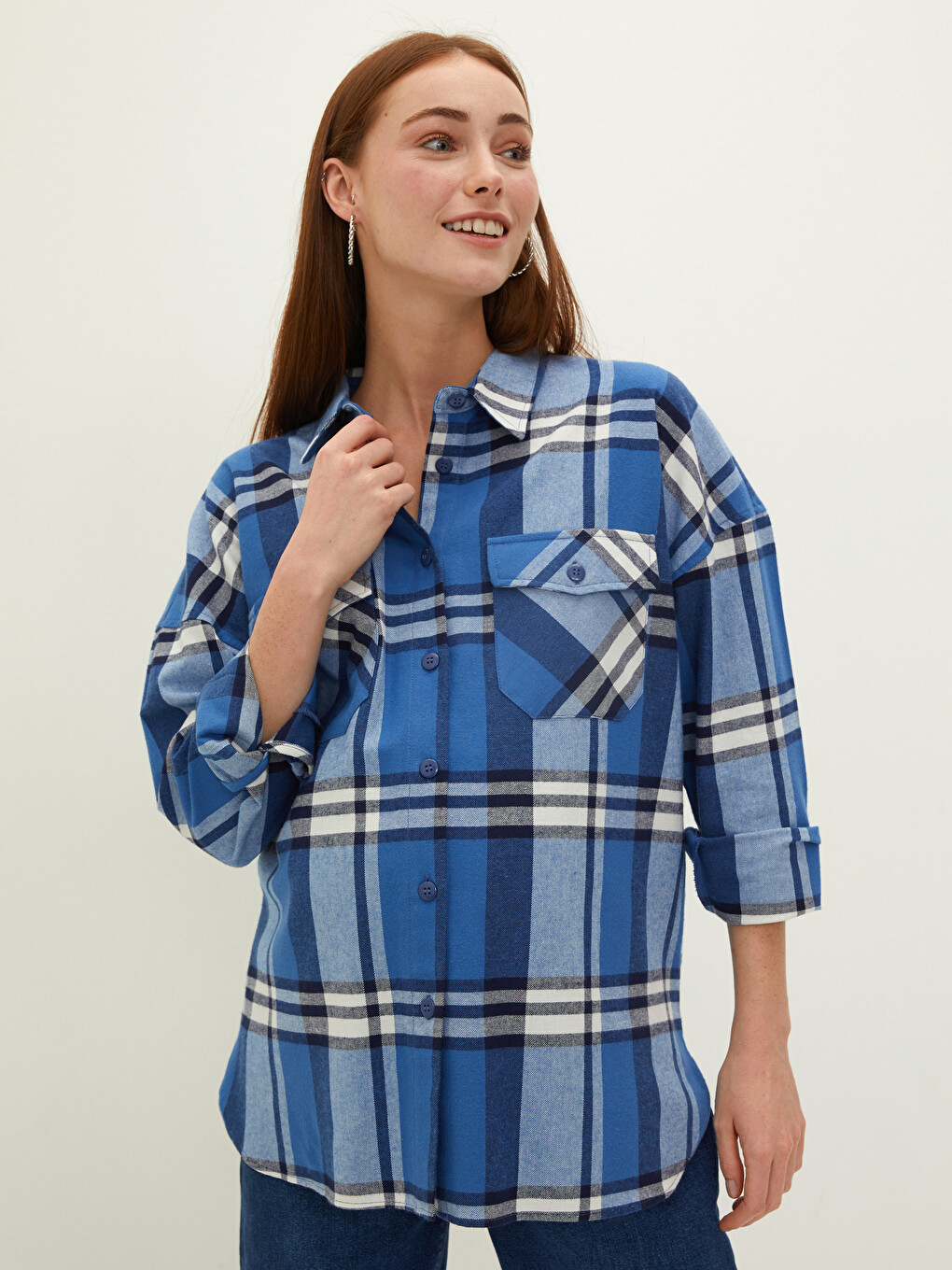 Chemise de Maternité en Tissu Flanelle à Carreaux avec Fermeture à Boutons sur le Devant et Détails de Poche-1