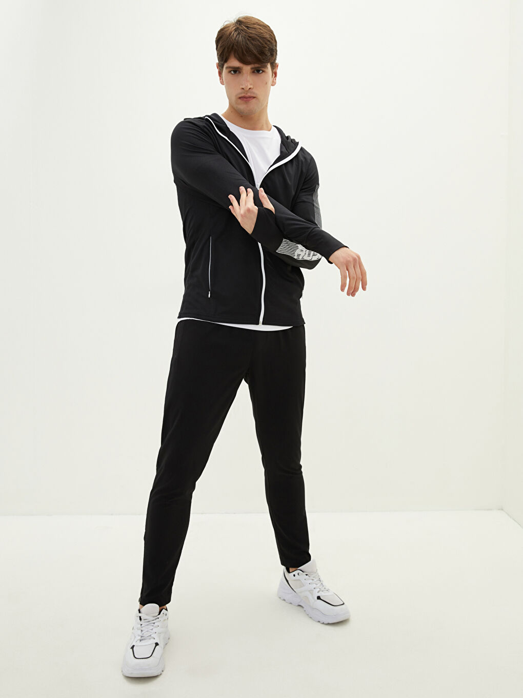 Siyah Slim Fit Kapüşonlu Erkek Spor Hırka-3