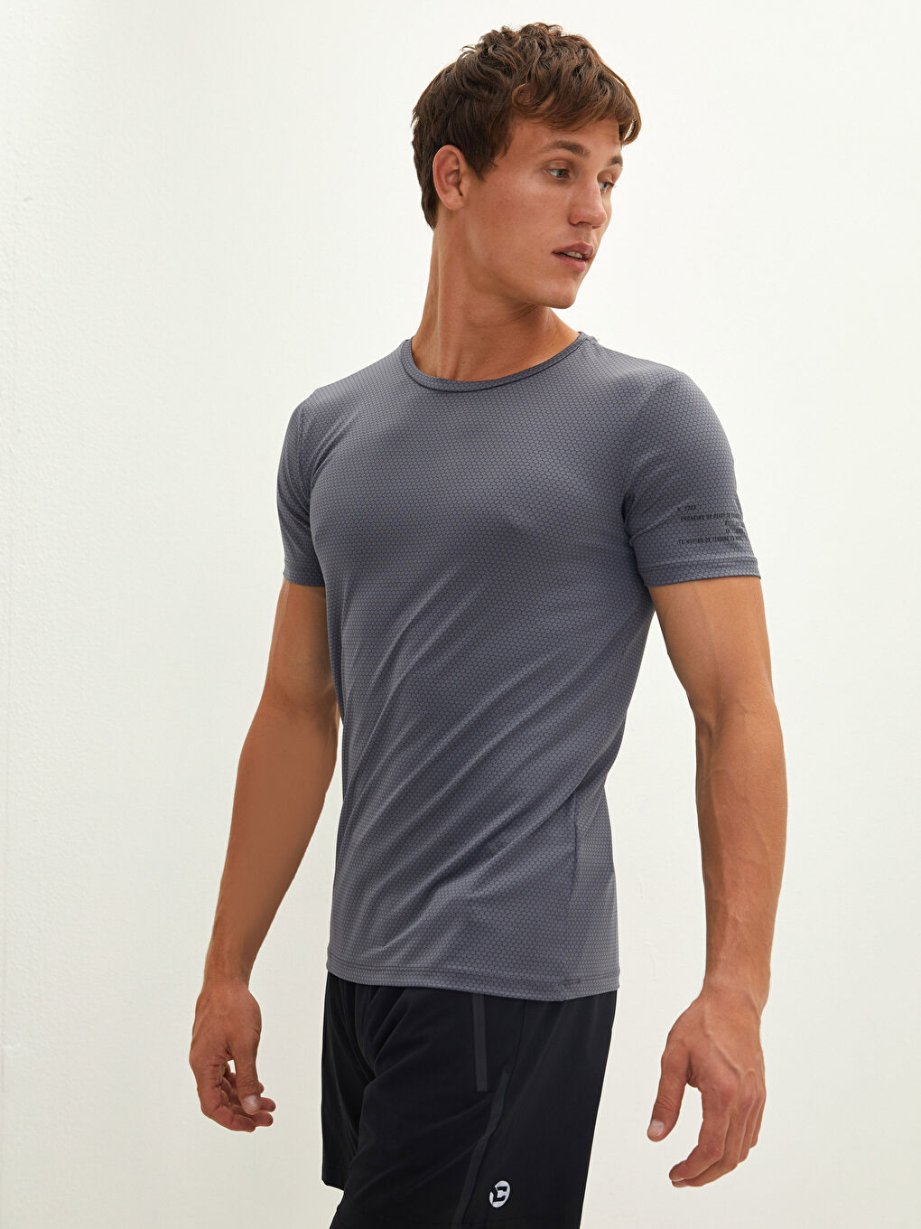 Gri Bisiklet Yaka Kısa Kollu Erkek Spor Tişört-1