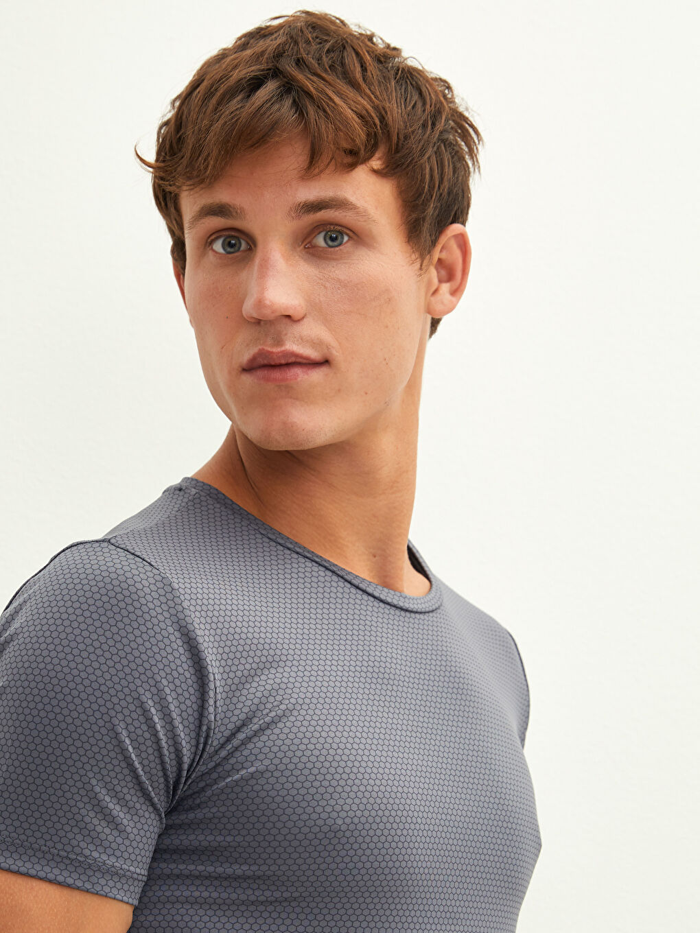 Gri Bisiklet Yaka Kısa Kollu Erkek Spor Tişört-3