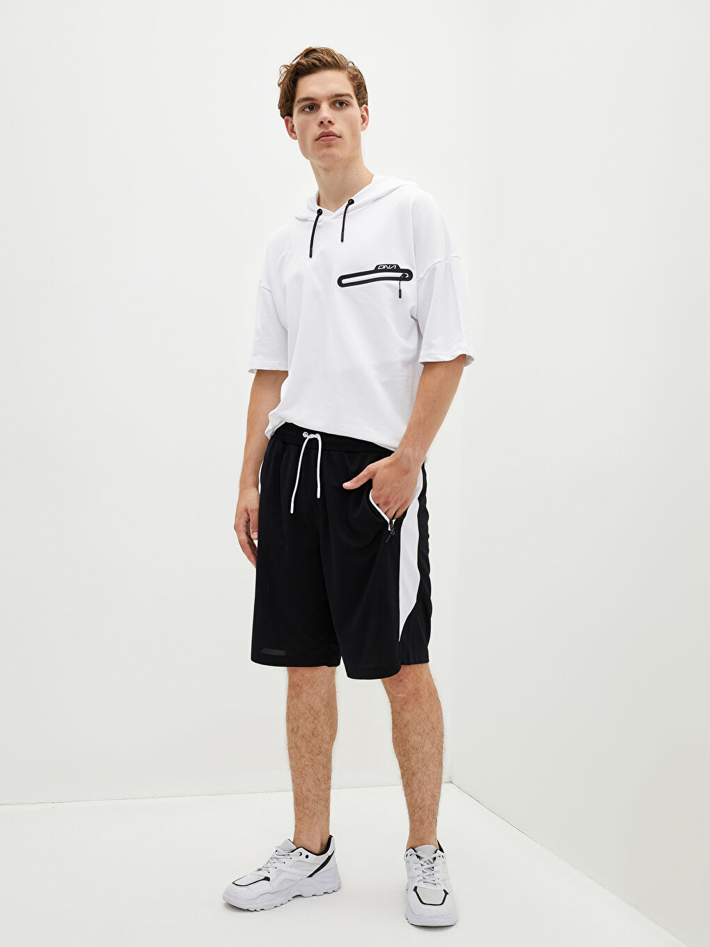 Siyah Bol Kalıp Erkek Spor Şort-3