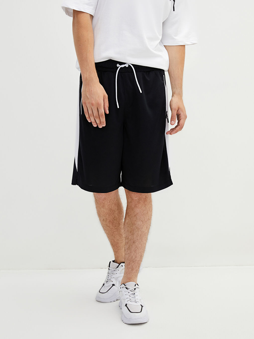 Siyah Bol Kalıp Erkek Spor Şort-4