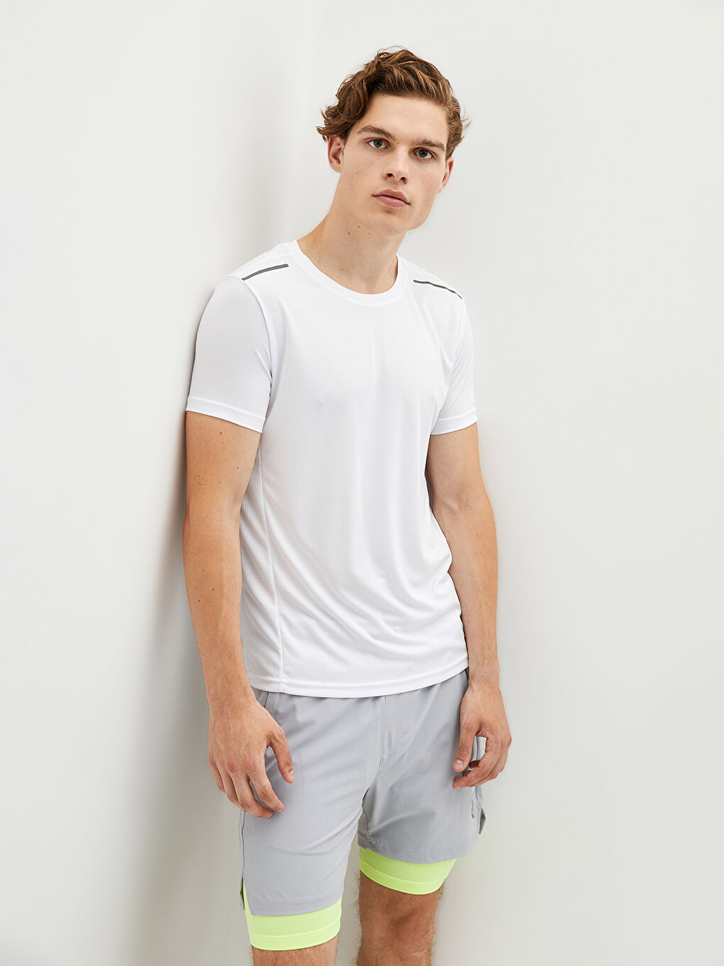 Beyaz Bisiklet Yaka Kısa Kollu Aktif Spor Erkek Tişört-5