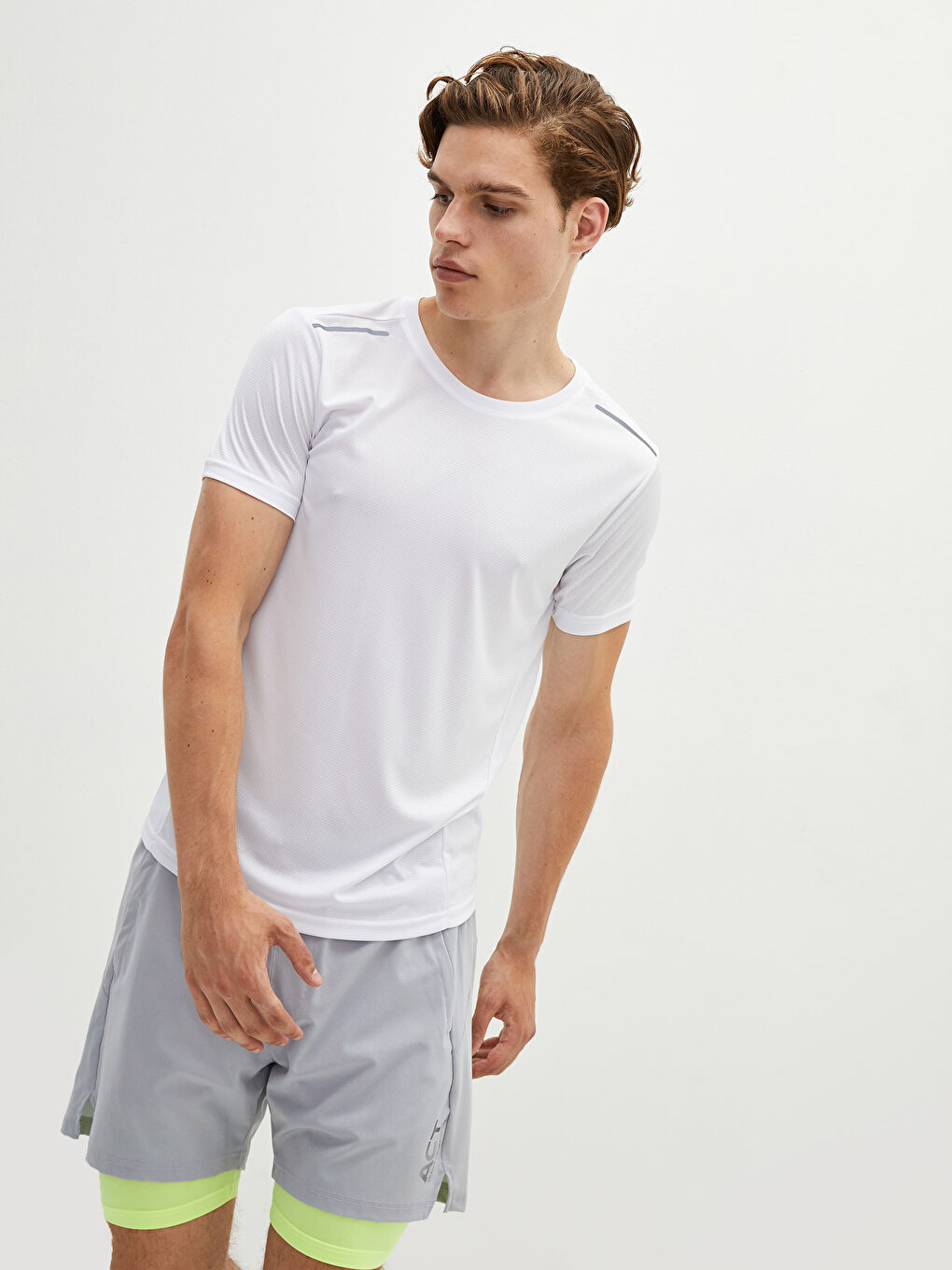 Beyaz Bisiklet Yaka Kısa Kollu Aktif Spor Erkek Tişört-7