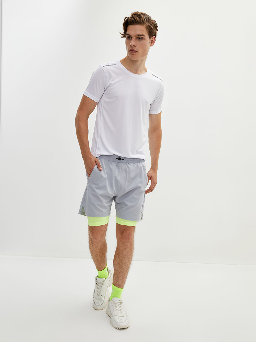 Beyaz Bisiklet Yaka Kısa Kollu Aktif Spor Erkek Tişört-3