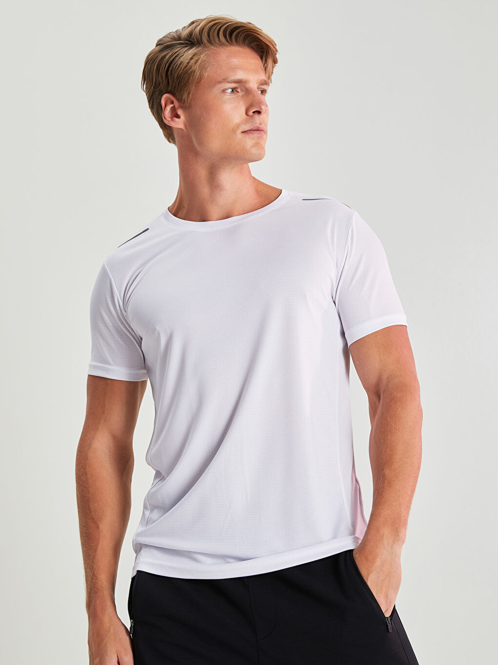 Beyaz Bisiklet Yaka Kısa Kollu Aktif Spor Erkek Tişört-2