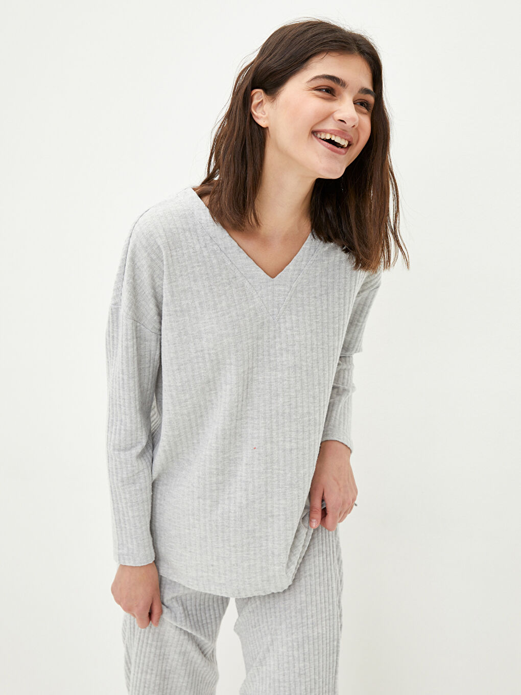 Gri V Yaka Düz Uzun Kollu Kadın Pijama Takımı-1