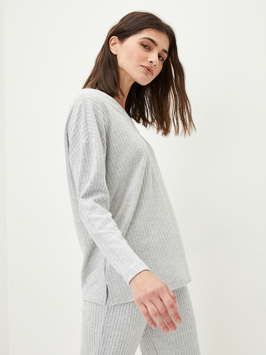 Gri V Yaka Düz Uzun Kollu Kadın Pijama Takımı-2