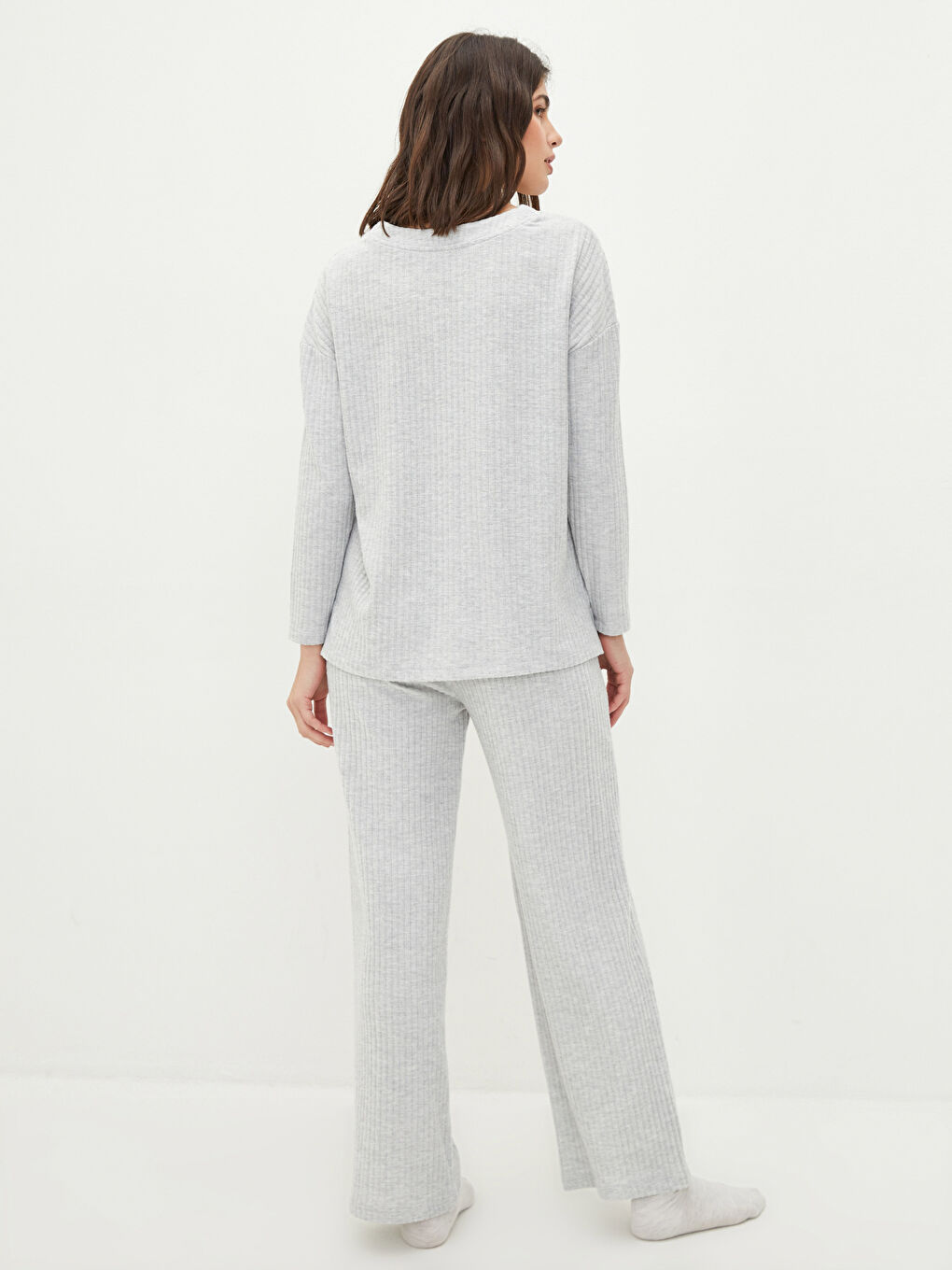 Gri V Yaka Düz Uzun Kollu Kadın Pijama Takımı-4