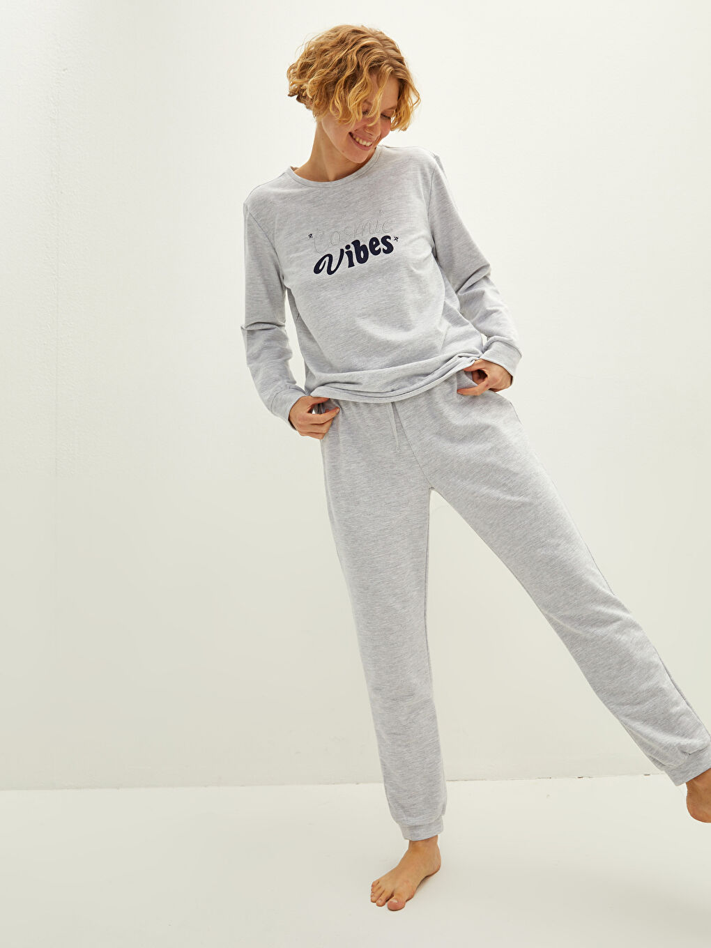 LCW DREAM Crew Neck Printed Long Sleeve Women's Pyjama Set -W1AF85Z8-CT3