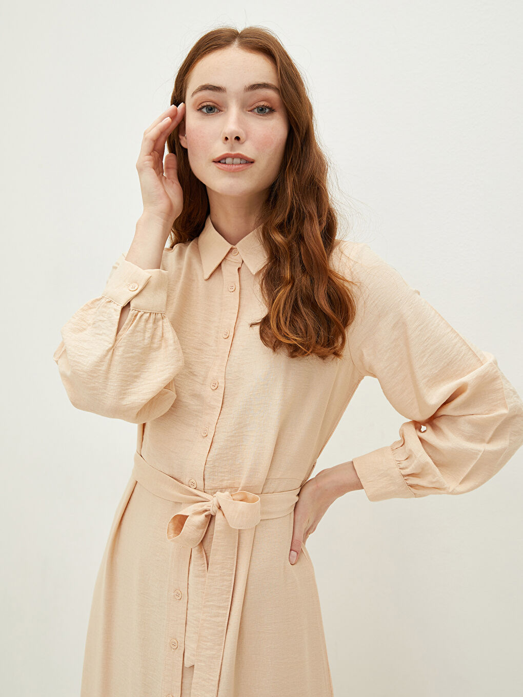 Bej Gömlek Yaka Düz Uzun Kollu Beli Kemerli Kadın Elbise-3