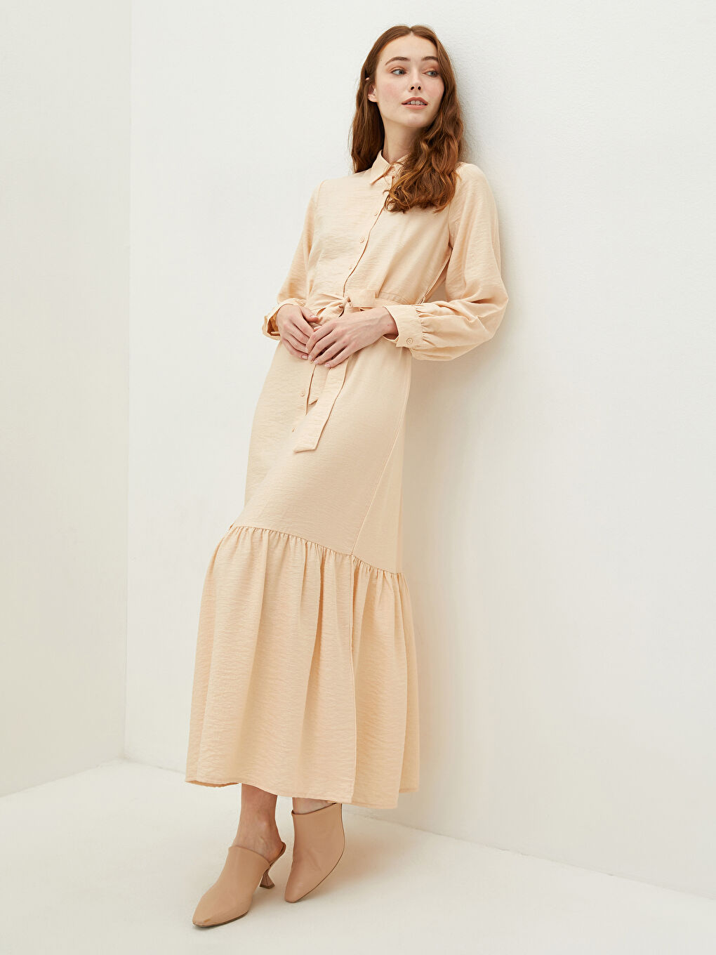Bej Gömlek Yaka Düz Uzun Kollu Beli Kemerli Kadın Elbise