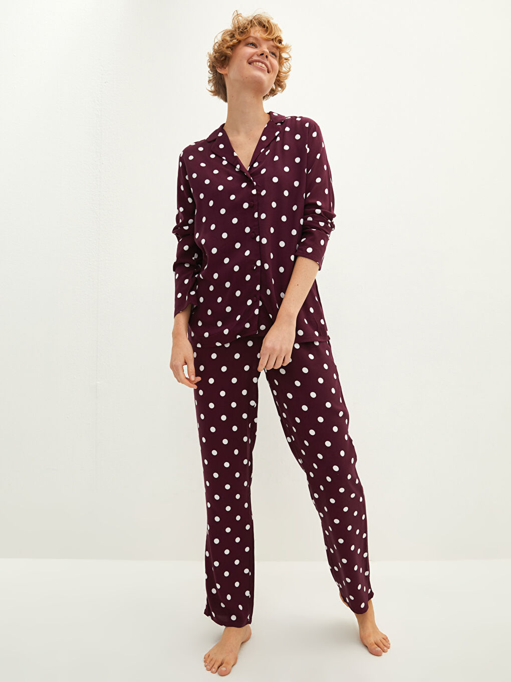 Bordo Gömlek Yaka Uzun Kollu Puantiye Desenli Viskon Kadın Pijama Takımı