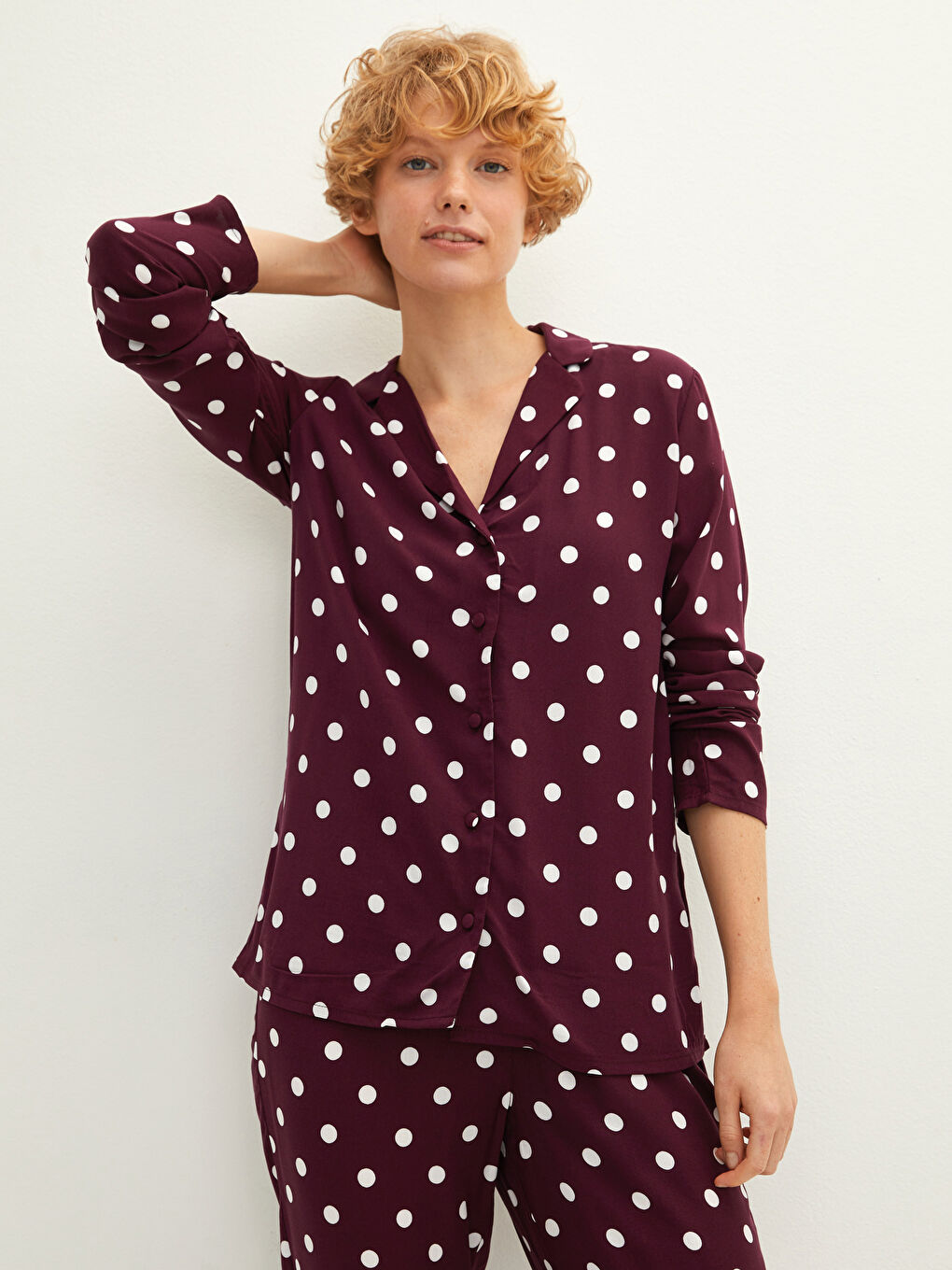 Bordo Gömlek Yaka Uzun Kollu Puantiye Desenli Viskon Kadın Pijama Takımı-1