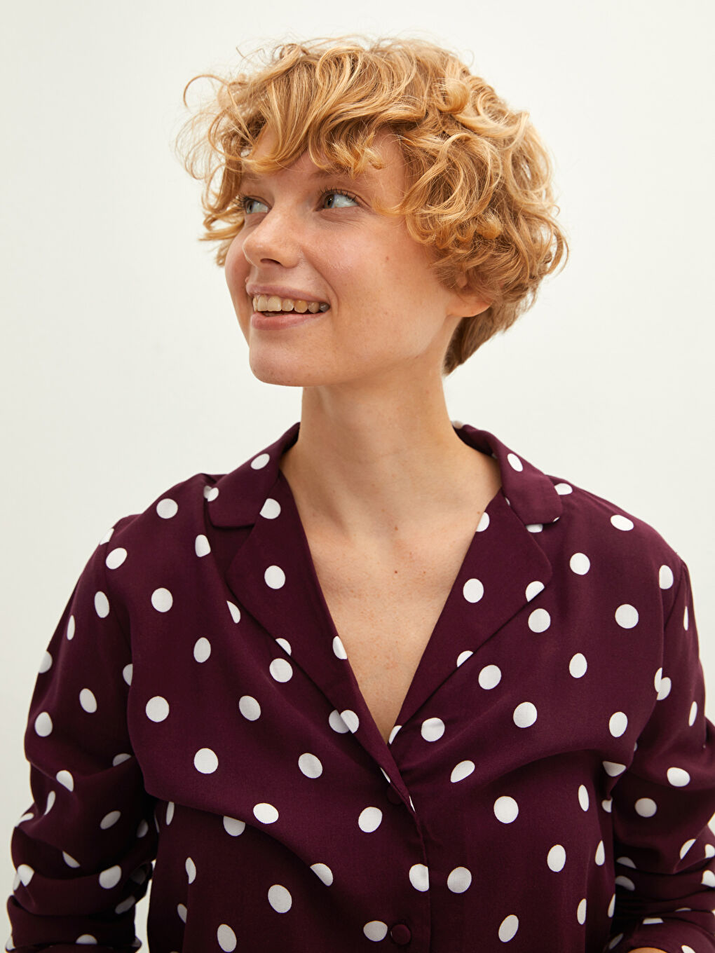 Bordo Gömlek Yaka Uzun Kollu Puantiye Desenli Viskon Kadın Pijama Takımı-3