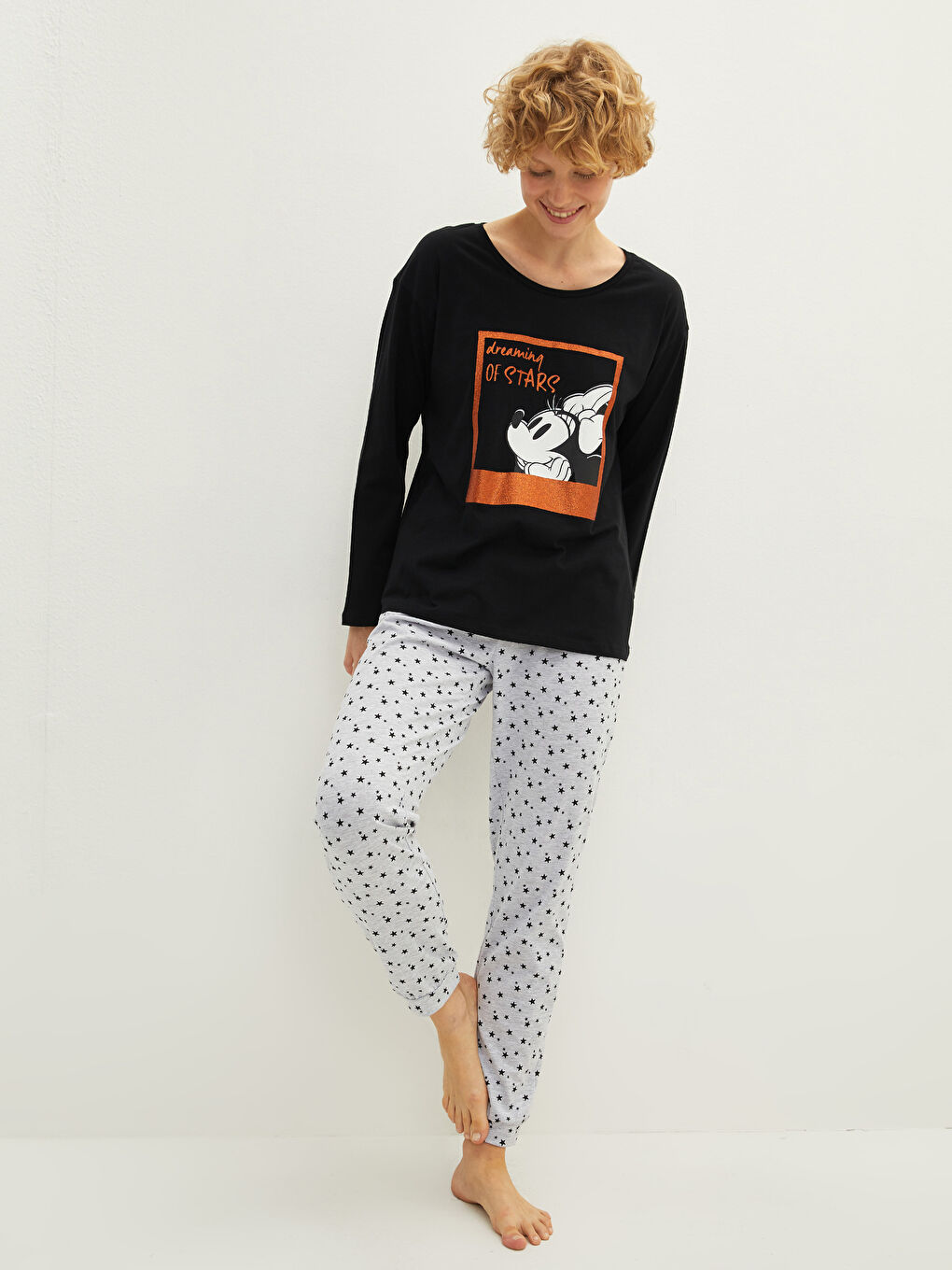 LCW DREAM Ensemble de Pyjama pour Femmes à Manches Longues Imprimé Minnie Mouse à Col Rond -W1AG94Z8-998