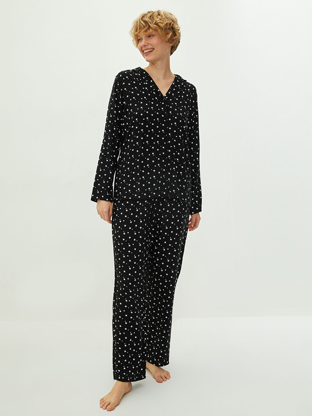 Siyah Gömlek Yaka Yıldız Baskılı Uzun Kollu Viskon Kadın Pijama Takımı-2