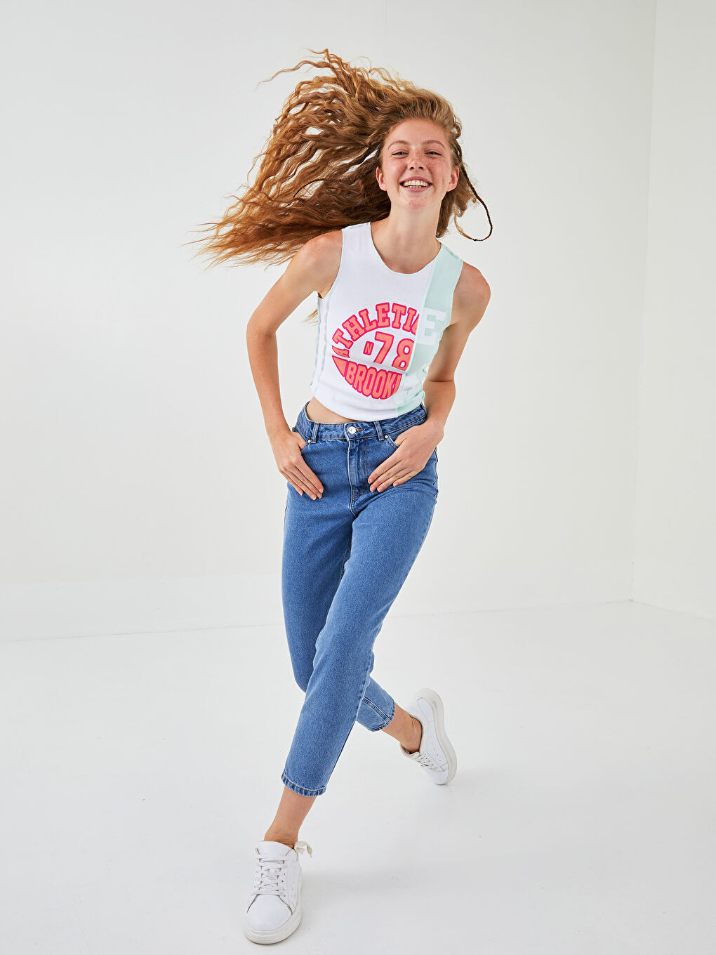 Mom Fit Pocket Detailed Women's Jeans-3