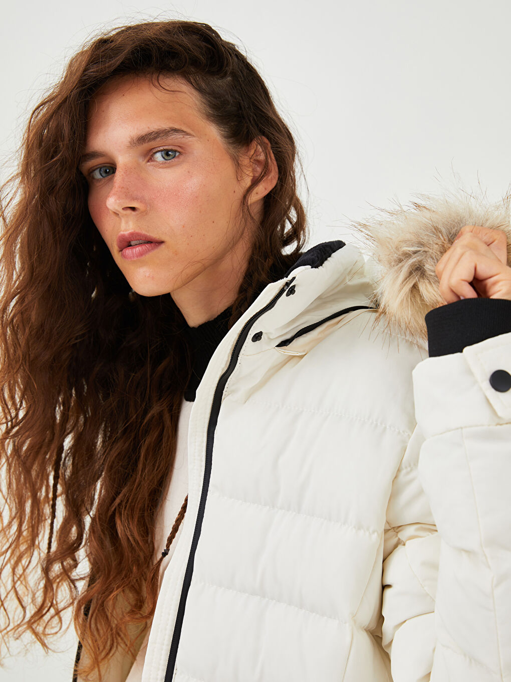 Hooded Collar Straight Long Sleeve Pocket Detailed Women's Down Coat-2